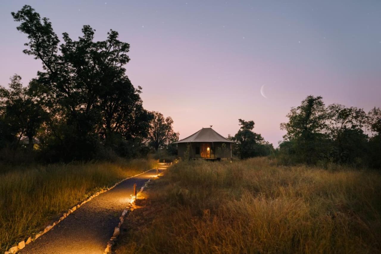 Trees N Tigers, Tadoba Hotel Kolāra Exterior photo